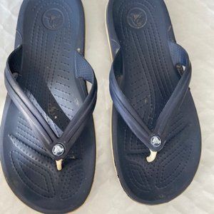 - soft cushiony flip flop USA 7 UK 6 navy blue